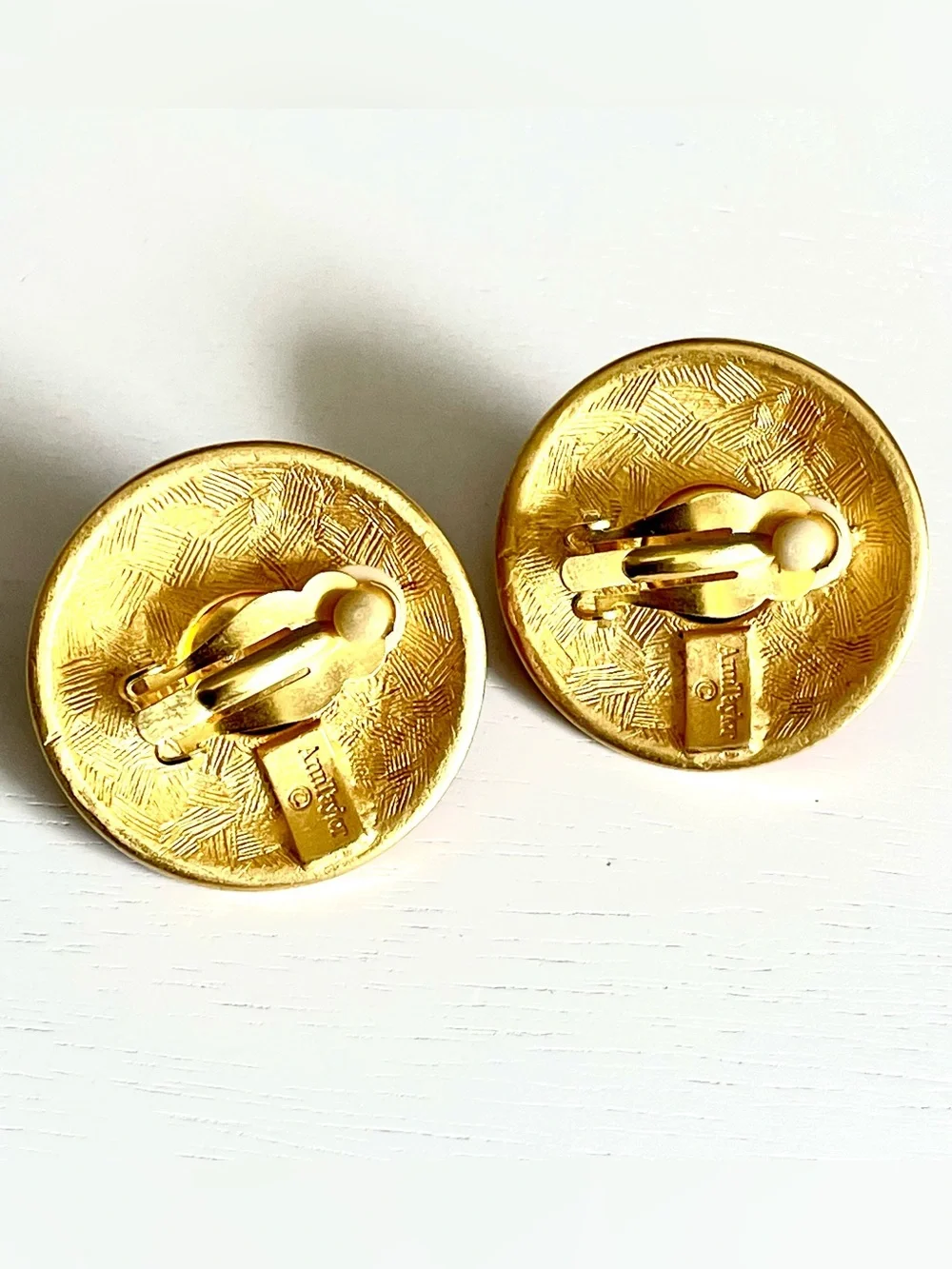 Ann Taylor Vintage Red & Gold Star Clip Earrings Enamel Round Nautical 1980s EUC